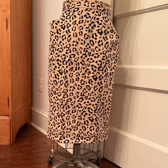 Trashy Diva Dresses & Skirts - Trashy Diva Leopard Print Midi Skirt